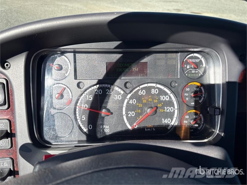 Freightliner M2 106 Temperature controlled trucks