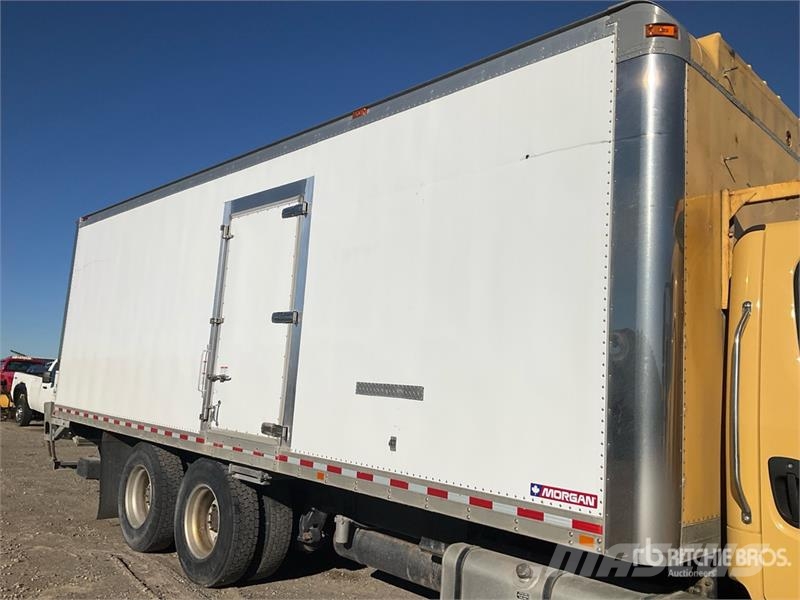 Freightliner M2 106 Sanduk kamioni