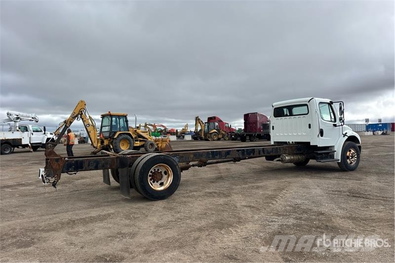 Freightliner M2 106 Cabines e interior