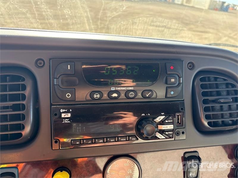 Freightliner M2 106 Temperature controlled trucks