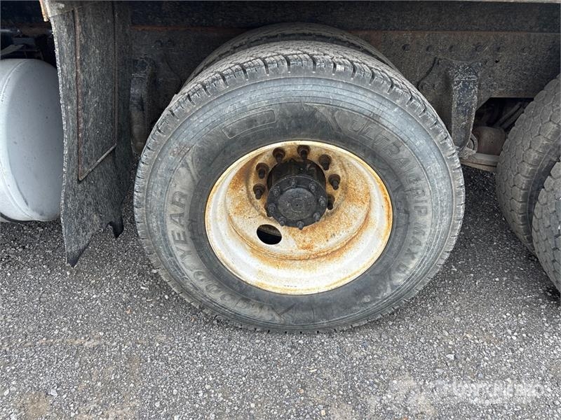 Freightliner M2 106 Camiones bañeras basculantes o volquetes
