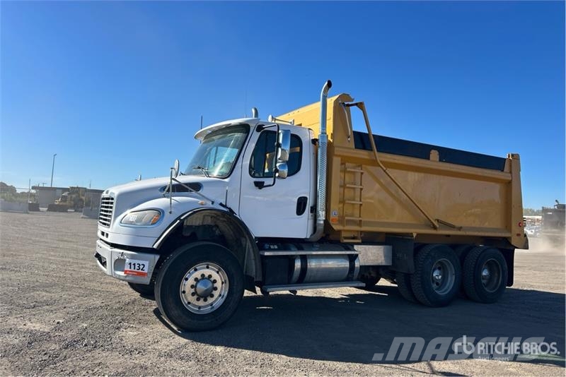 Freightliner M2 106 Φορτηγά Ανατροπή