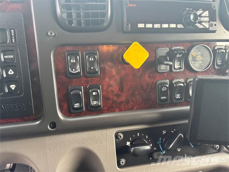 Freightliner M2 106 Camion dei rifiuti