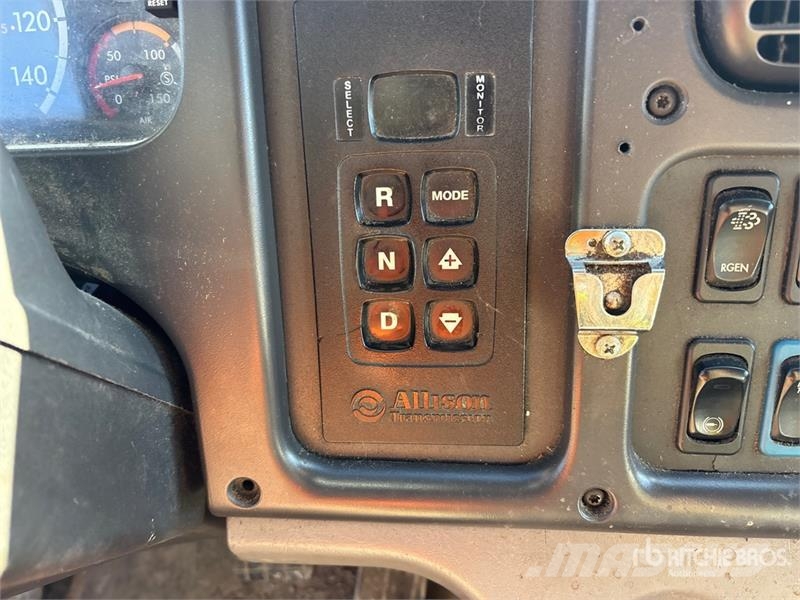 Freightliner M2 106 Kamioni za otpad