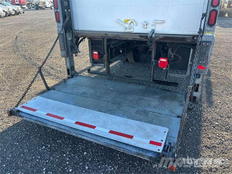 Freightliner M2 106 Isotermos y frigoríficos