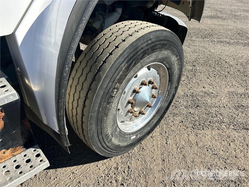 Freightliner M2 106 Φορτηγά Ανατροπή