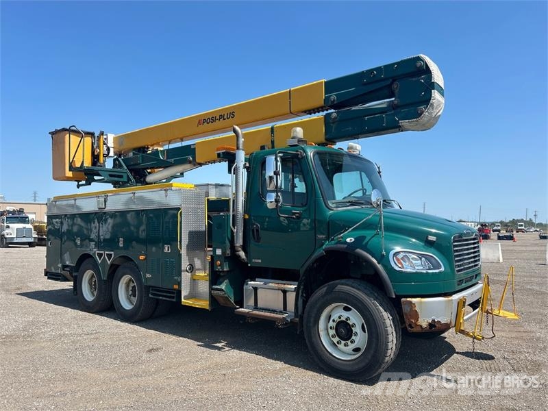 Freightliner M2 106 Nostolava-autot