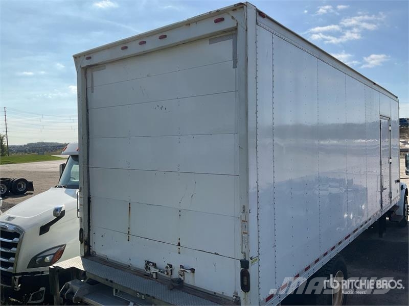 Freightliner M2 106 Sanduk kamioni