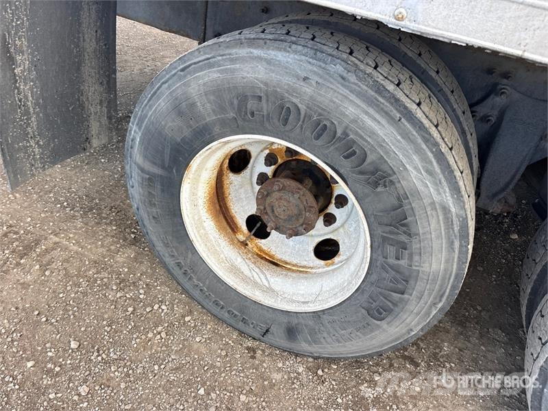 Freightliner M2 106 Camion a temperatura controllata
