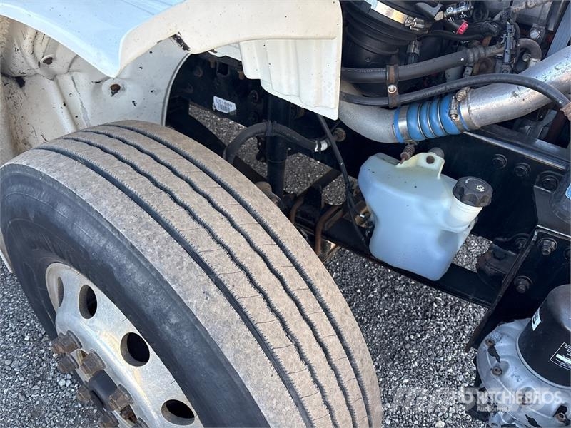 Freightliner M2 106 Temperature controlled trucks