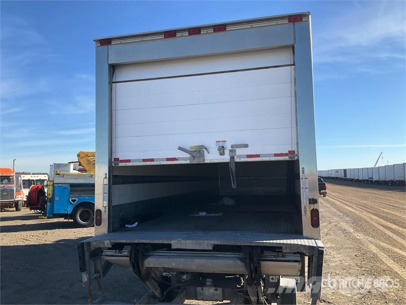 Freightliner M2 106 Sanduk kamioni