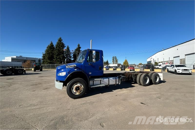Freightliner M2 106 Kabine i unutrašnjost