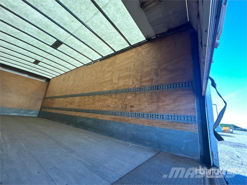 Freightliner M2 106 Sanduk kamioni