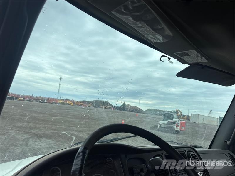 Freightliner M2 106 Рефрижератори