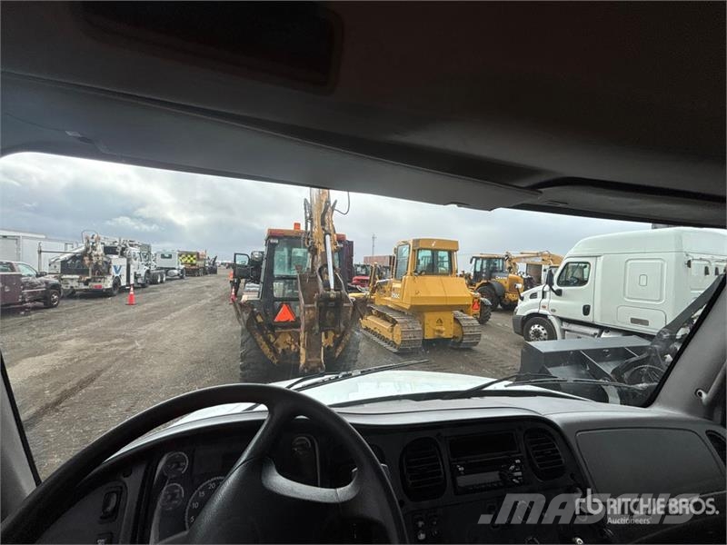 Freightliner M2 106 Cabines e interior