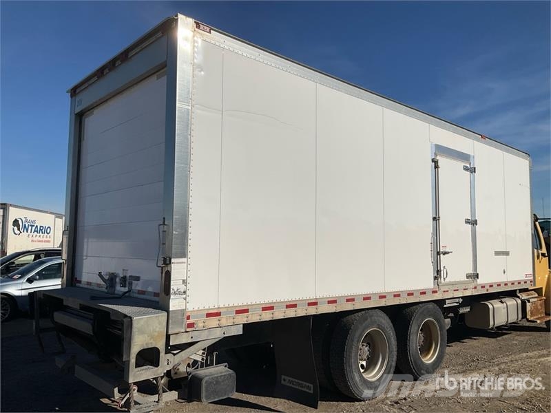 Freightliner M2 106 Sanduk kamioni