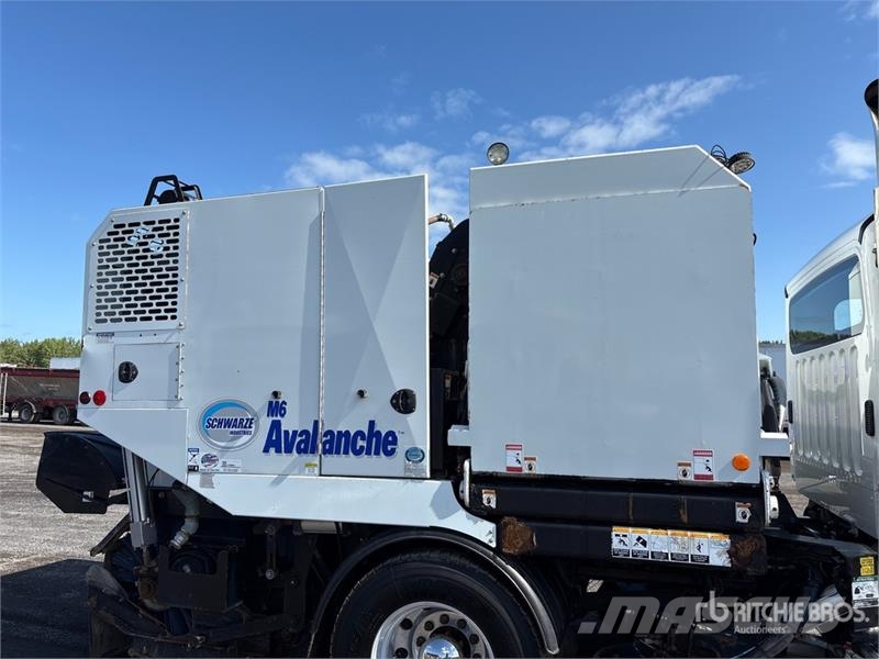 Freightliner M2 106 清掃車