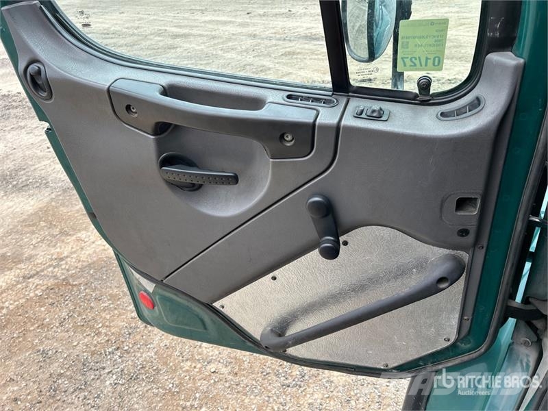 Freightliner M2 106 Auto korpe