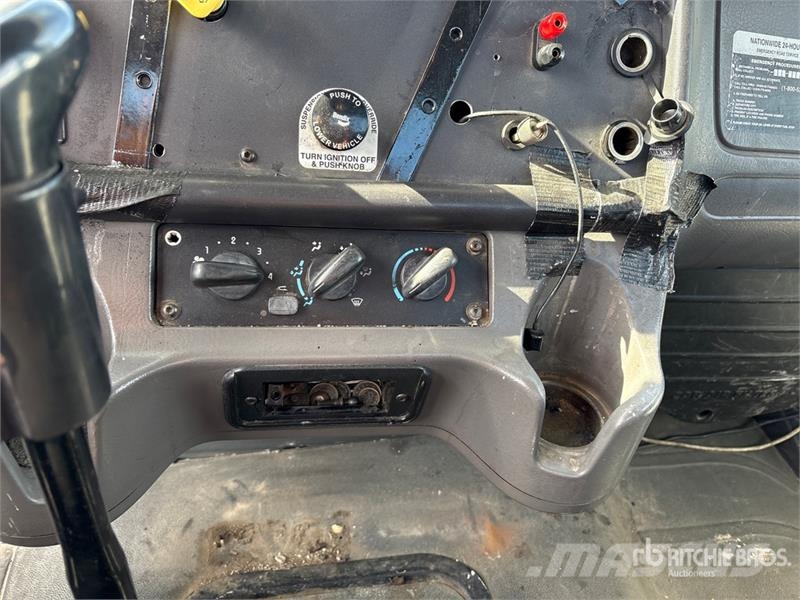 Freightliner M2 106 Cabinas