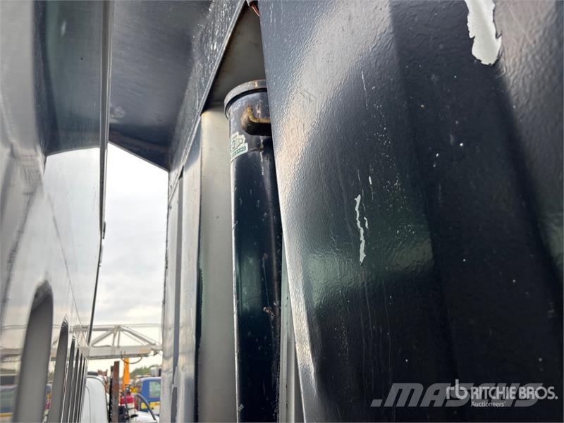 Freightliner M2 106 Camiones bañeras basculantes o volquetes