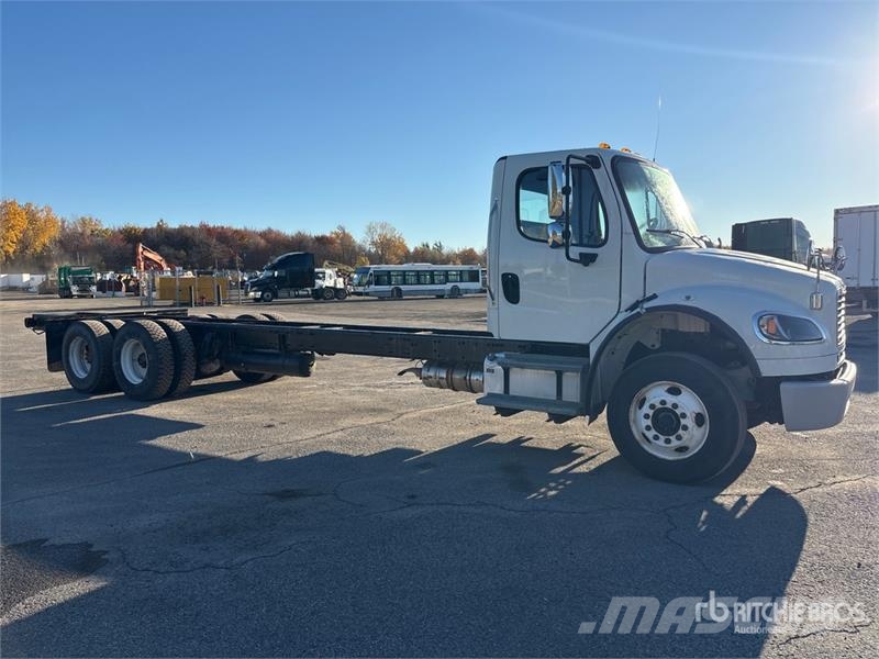 Freightliner M2 106 كابينة والداخلية