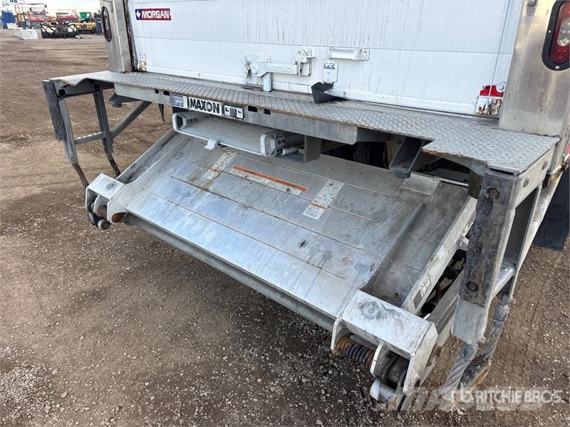Freightliner M2 106 Camion a temperatura controllata