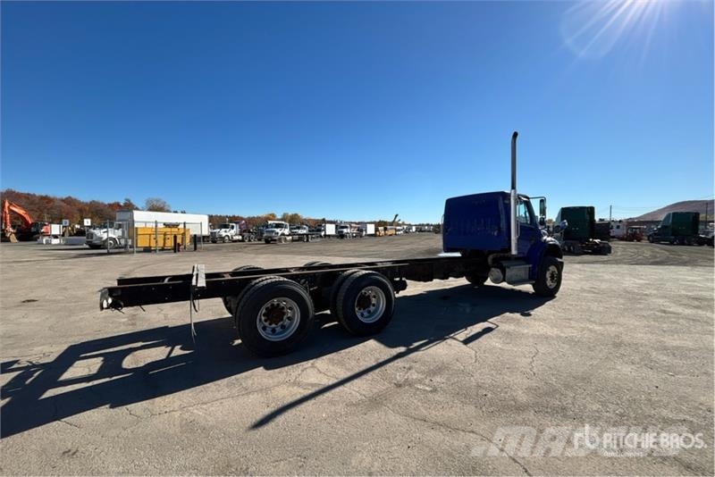 Freightliner M2 106 Kabine i unutrašnjost