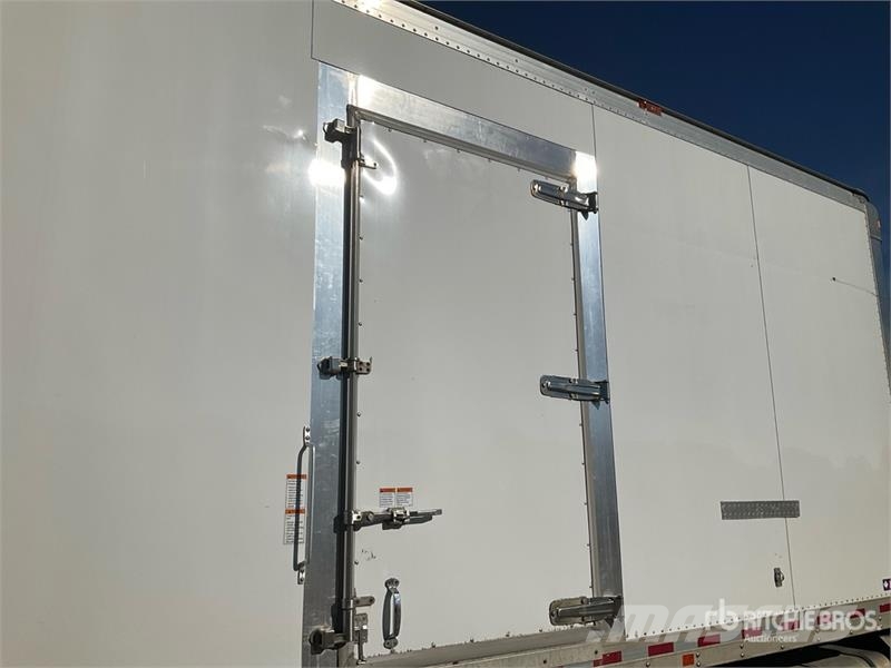 Freightliner M2 106 Sanduk kamioni