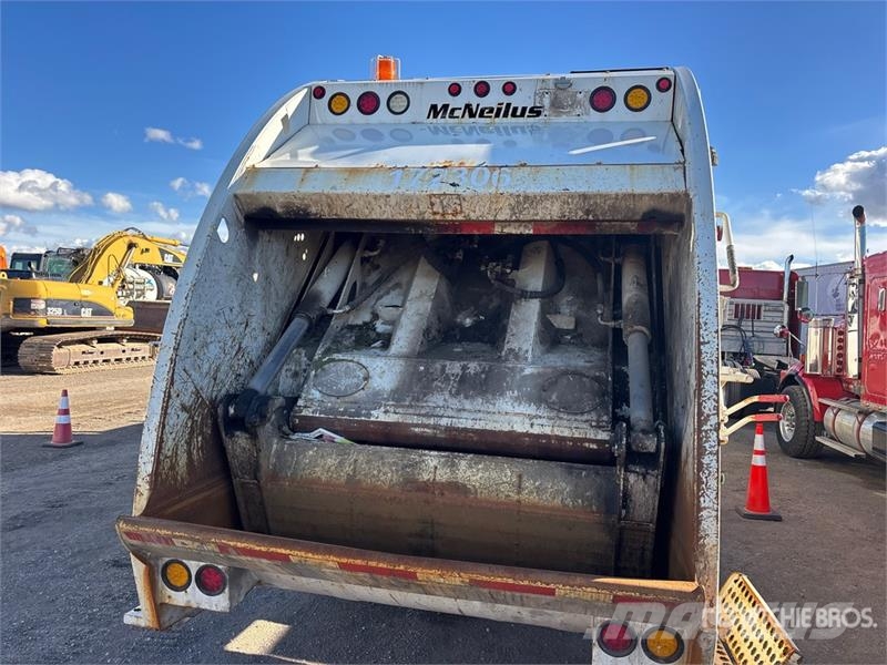 Freightliner M2 106 Kamioni za otpad