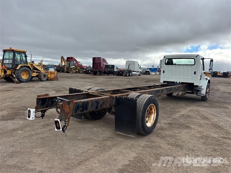 Freightliner M2 106 Cabines e interior