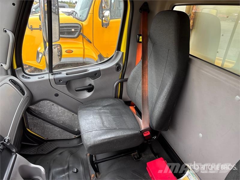 Freightliner M2 106 Skåpbilar Kyl/Frys/Värme