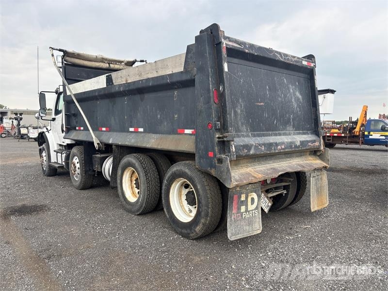 Freightliner M2 106 Camiones bañeras basculantes o volquetes