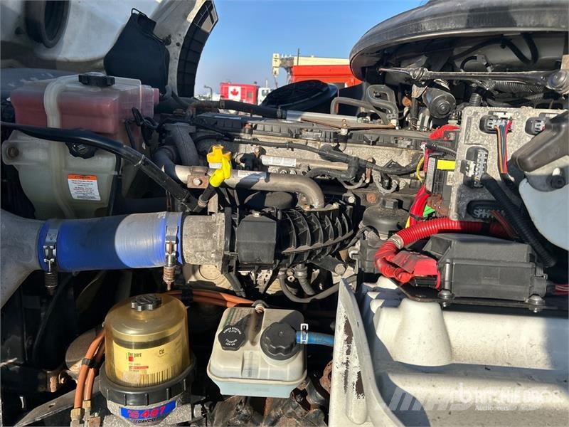 Freightliner M2 106 Isotermos y frigoríficos