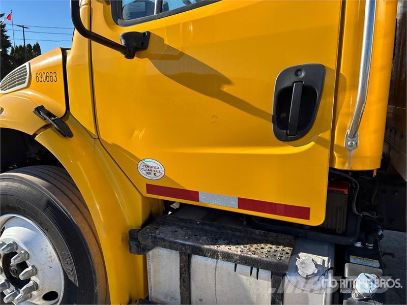 Freightliner M2 106 Pick up/Dropside