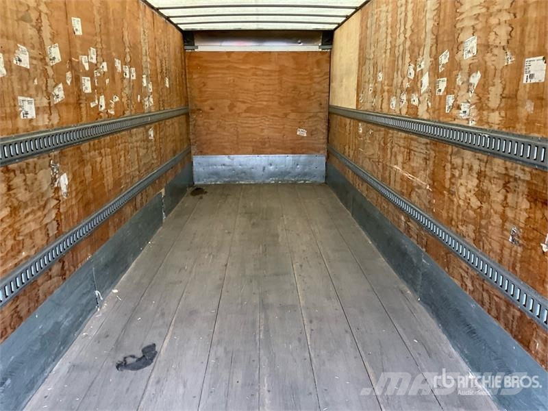 Freightliner M2 106 4x2 Van Truck Bakwagens met gesloten opbouw