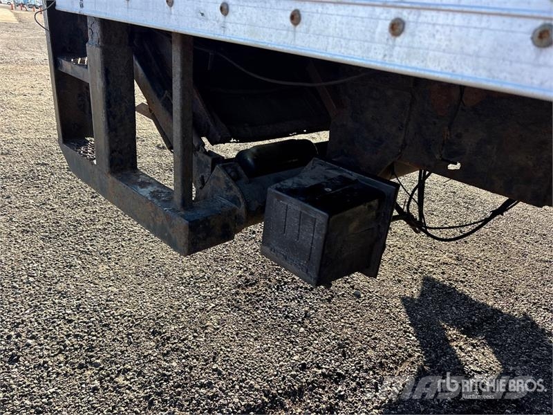 Freightliner M2 106 4x2 Van Truck Sunkvežimiai su dengtu kėbulu