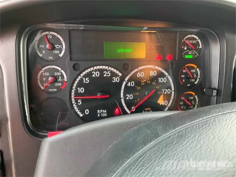 Freightliner M2 106 4x2 Van Truck Sanduk kamioni