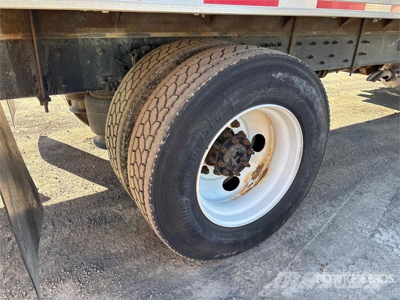 Freightliner M2 106 4x2 Van Truck Umpikorikuorma-autot