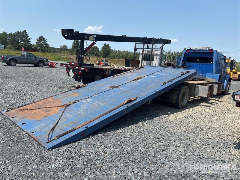Freightliner M2 106 4x2 Extended Cab Rollback Truck Hinausautot