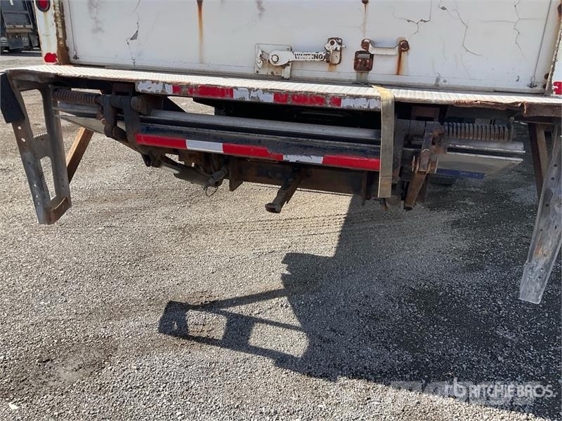 Freightliner M2 106 4x2 Van Truck Furgoonautod