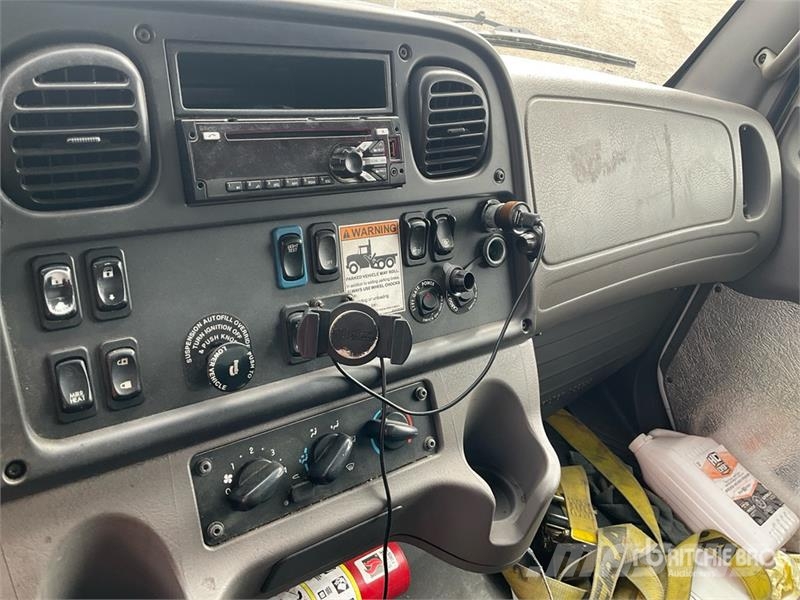 Freightliner M2 106 4x2 Van Truck Sanduk kamioni