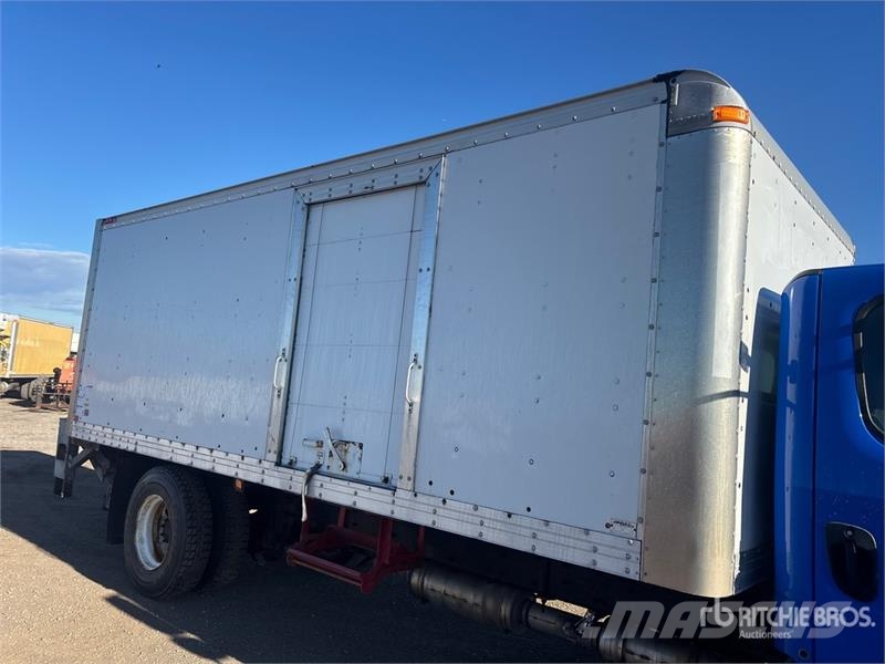 Freightliner M2 106 4x2 Van Truck Kofferaufbau