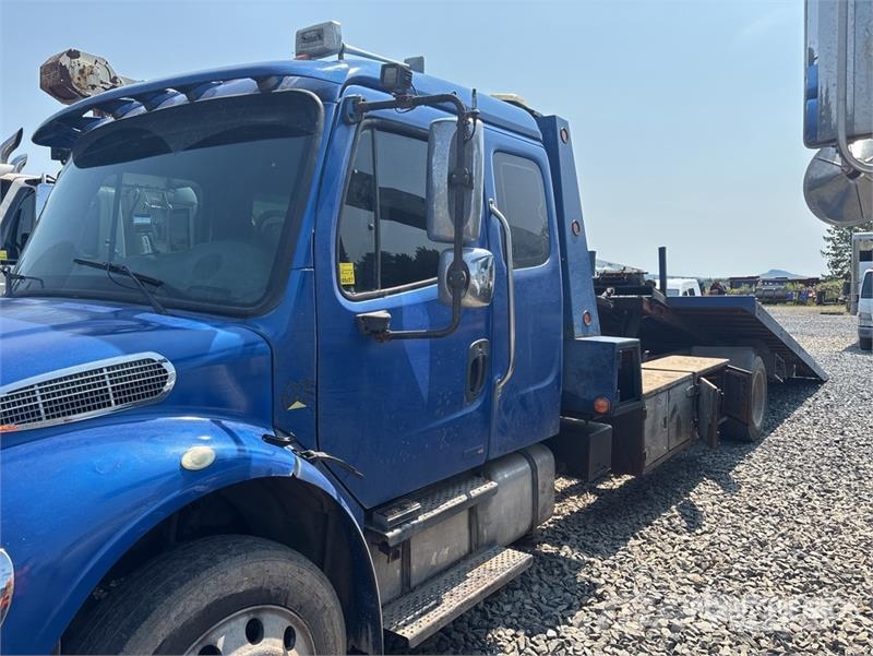 Freightliner M2 106 4x2 Extended Cab Rollback Truck Hinausautot
