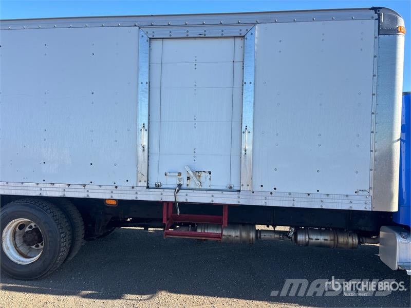 Freightliner M2 106 4x2 Van Truck Kofferaufbau
