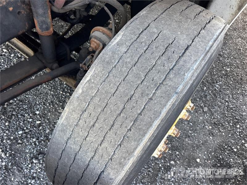 Freightliner M2 106 4x2 Van Truck Sunkvežimiai su dengtu kėbulu