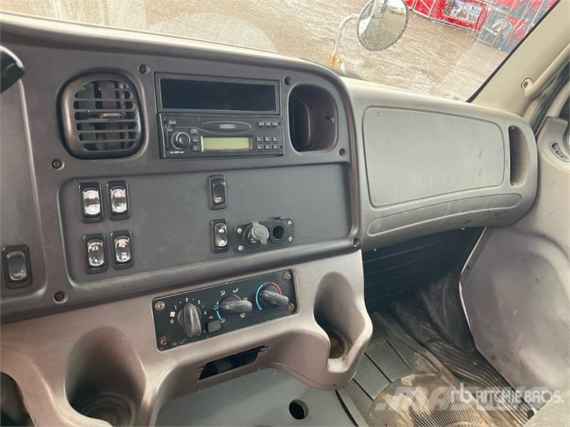Freightliner M2 106 4x2 Crew Cab S/A Dump Truck Tipper trucks