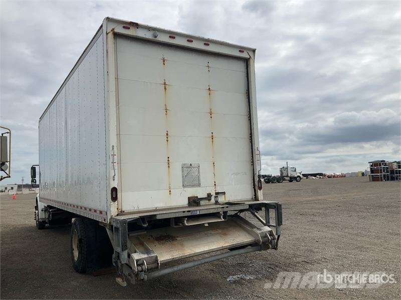 Freightliner M2 106 4x2 Van Truck Sanduk kamioni