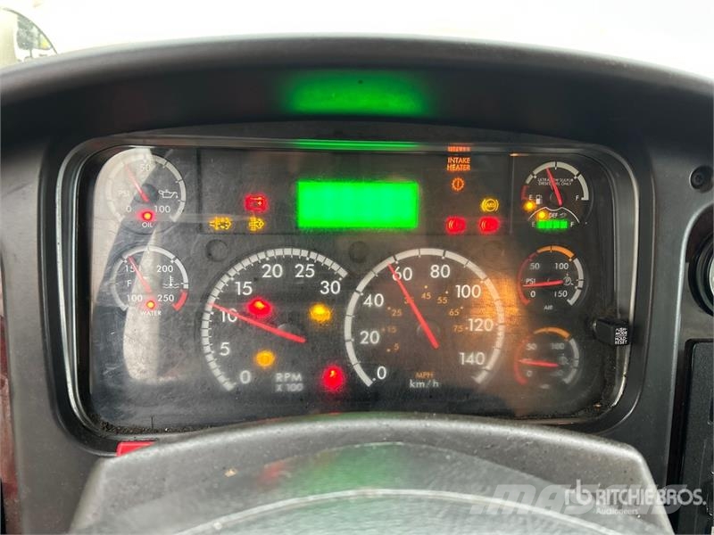 Freightliner M2 106 4x2 Van Truck Samochody ciężarowe ze skrzynią zamkniętą