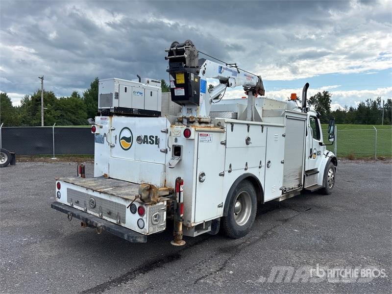Freightliner M2 106 4x2 Extended Cab Service Truck Plogbilar