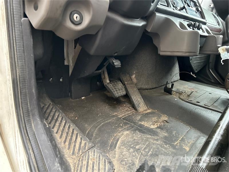 Freightliner M2 106 4x2 Van Truck Samochody ciężarowe ze skrzynią zamkniętą